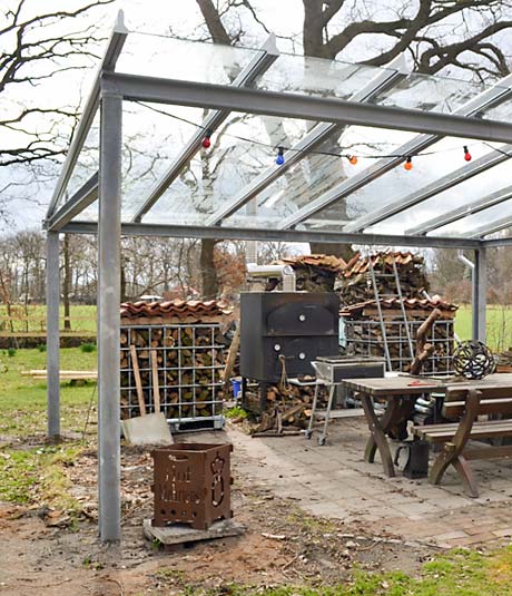 Glas-Überdachung für Sitzecke im Garten